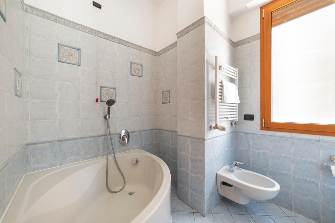Cenisio M5 Lovely Apartment - With Balcony! 米兰 外观 照片